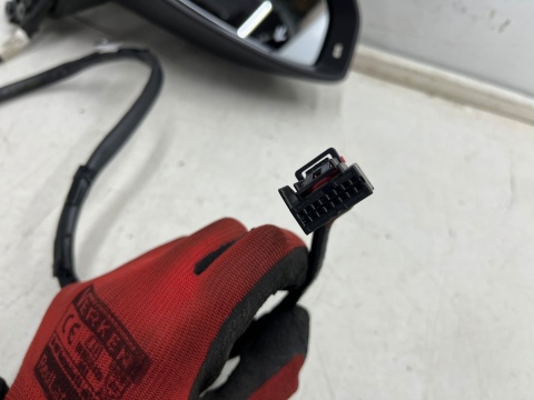 Lusterko Audi A4 B9 8w 15-24r. PRAWE elektryczne podgrzewane 14 pin kompletne EUROPA Lusterko Audi A4 B9 8w 15-24r. PRAWE elektryczne podgrzewane 14 pin kompletne EUROPA