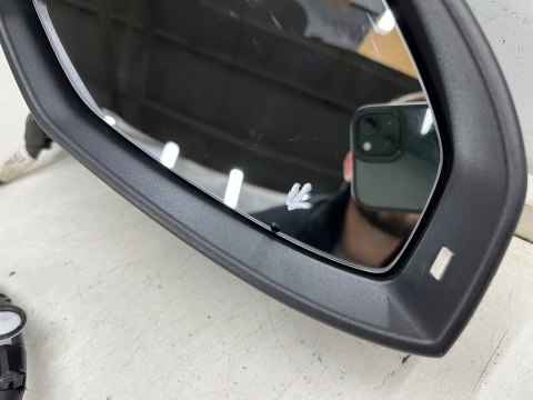 Lusterko Audi A4 B9 8w 15-24r. PRAWE elektryczne podgrzewane 14 pin kompletne EUROPA Lusterko Audi A4 B9 8w 15-24r. PRAWE elektryczne podgrzewane 14 pin kompletne EUROPA