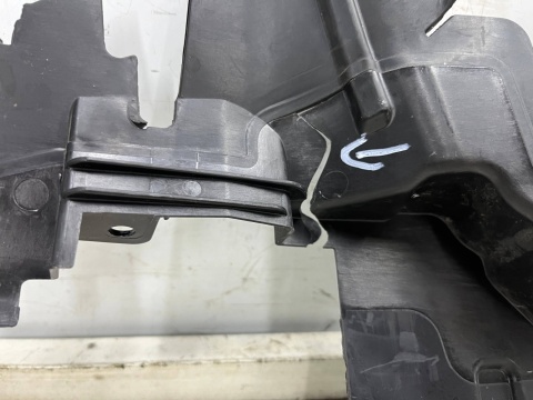 Osłona chłodnicy VW Golf 8 VIII 19r.- prawa kierownica powietrza pasa przedniego 5h0121284a Osłona chłodnicy VW Golf 8 VIII 19r.- prawa kierownica powietrza pasa przedniego 5h0121284a