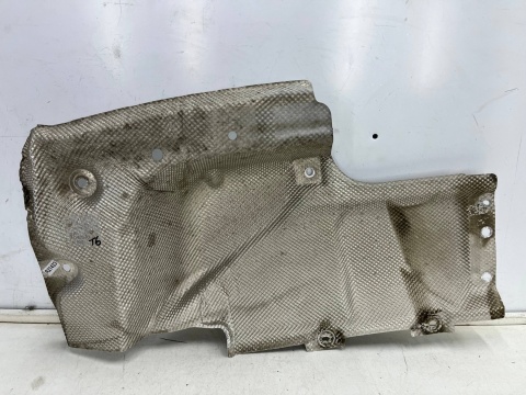 Osłona termiczna VW Transporter T6 Multivan 15-21r. osłona pod tylnym zderzakiem wydechu tłumika końcowego 7h0825701e Osłona termiczna VW Transporter T6 Multivan 15-21r. osłona pod tylnym zderzakiem wydechu tłumika końcowego 7h0825701e