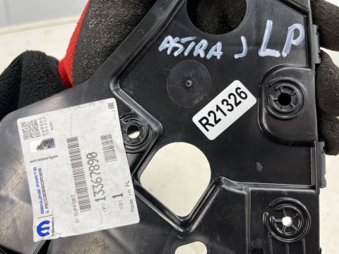 Ślizg Opel Astra J 09-15r. NOWE lewe przednie mocowanie zderzaka wspornik uchwyt lewy przód 13367890 Ślizg Opel Astra J 09-15r. NOWE lewe przednie mocowanie zderzaka wspornik uchwyt lewy przód 13367890