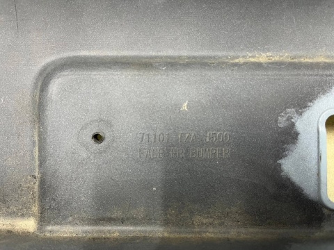 Zderzak przedni Honda Jazz Crosstar 20r.- przód 71101-TZA-J500