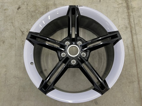 Felga Porsche Taycan 9,5jx21 H2 ET60 5x130 pojedyncza sztuka 21 cali oryginalna 9j1601025aa Felga Porsche Taycan 9,5jx21 H2 ET60 5x130 pojedyncza sztuka 21 cali oryginalna 9j1601025aa