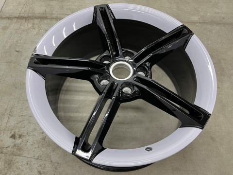 Felga Porsche Taycan 9,5jx21 H2 ET60 5x130 pojedyncza sztuka 21 cali oryginalna 9j1601025aa Felga Porsche Taycan 9,5jx21 H2 ET60 5x130 pojedyncza sztuka 21 cali oryginalna 9j1601025aa