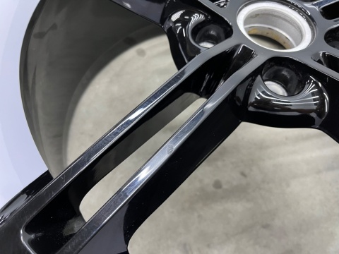 Felga Porsche Taycan 9,5jx21 H2 ET60 5x130 pojedyncza sztuka 21 cali oryginalna 9j1601025aa Felga Porsche Taycan 9,5jx21 H2 ET60 5x130 pojedyncza sztuka 21 cali oryginalna 9j1601025aa