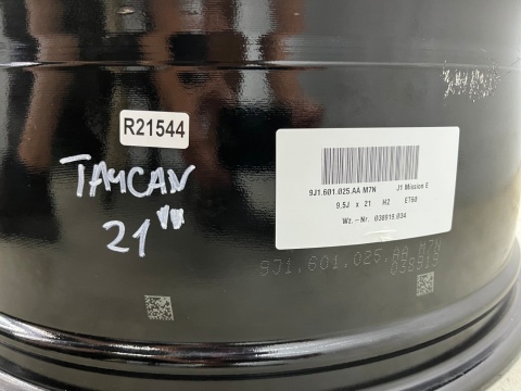 Felga Porsche Taycan 9,5jx21 H2 ET60 5x130 pojedyncza sztuka 21 cali oryginalna 9j1601025aa Felga Porsche Taycan 9,5jx21 H2 ET60 5x130 pojedyncza sztuka 21 cali oryginalna 9j1601025aa