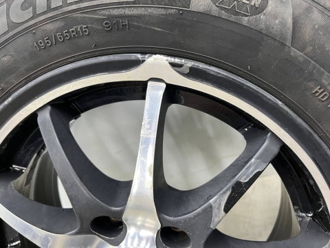 Felga VW Volkswagen Skoda Seat Audi 15 cali 6,5jx15 ET48 5x112 felgi aluminiowe koła z oponami letnimi 195/65/15 Michelin Felga VW Volkswagen Skoda Seat Audi 15 cali 6,5jx15 ET48 5x112 felgi aluminiowe koła z oponami letnimi 195/65/15 Michelin
