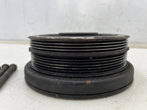 Koło pasowe BMW E60 E61 E63 E64 E65 E66 X5 E70 X6 E71 X3 E83 E90 E92 03-10r. 2.5d 3.0d M57 koło pasowe wału korbowego