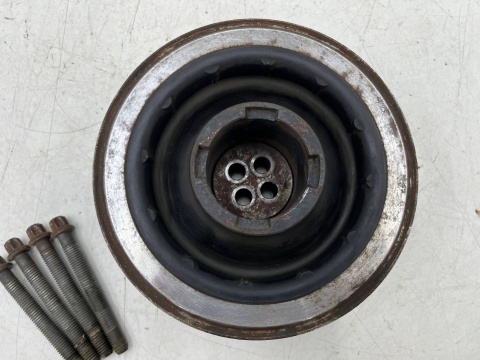 Koło pasowe BMW E60 E61 E63 E64 E65 E66 X5 E70 X6 E71 X3 E83 E90 E92 03-10r. 2.5d 3.0d M57 koło pasowe wału korbowego