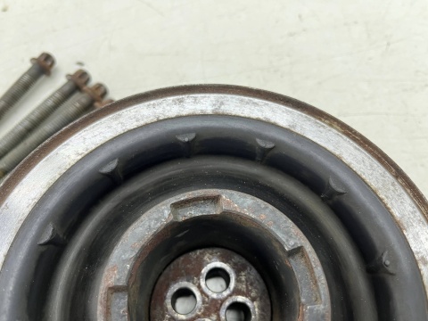 Koło pasowe BMW E60 E61 E63 E64 E65 E66 X5 E70 X6 E71 X3 E83 E90 E92 03-10r. 2.5d 3.0d M57 koło pasowe wału korbowego