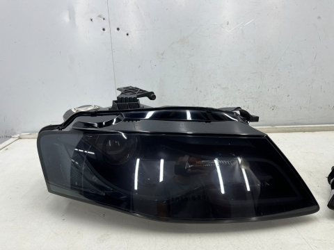 Lampa reflektor Audi A4 B8 07-11r. LEWA PRAWA przednia kompletna BI Xenon BiXsenon nieskrętny Europa oryginal Tuning KOMPLET Lampa reflektor Audi A4 B8 07-11r. LEWA PRAWA przednia kompletna BI Xenon BiXsenon nieskrętny Europa oryginal Tuning KOMPLET