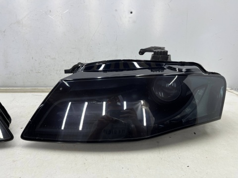 Lampa reflektor Audi A4 B8 07-11r. LEWA PRAWA przednia kompletna BI Xenon BiXsenon nieskrętny Europa oryginal Tuning KOMPLET Lampa reflektor Audi A4 B8 07-11r. LEWA PRAWA przednia kompletna BI Xenon BiXsenon nieskrętny Europa oryginal Tuning KOMPLET