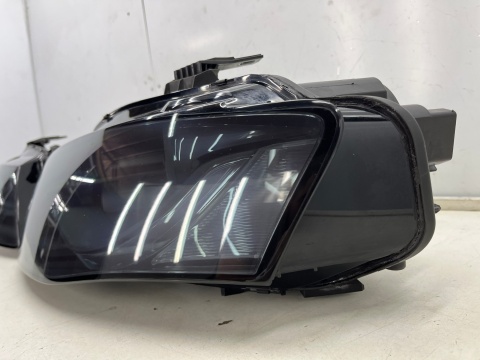 Lampa reflektor Audi A4 B8 07-11r. LEWA PRAWA przednia kompletna BI Xenon BiXsenon nieskrętny Europa oryginal Tuning KOMPLET Lampa reflektor Audi A4 B8 07-11r. LEWA PRAWA przednia kompletna BI Xenon BiXsenon nieskrętny Europa oryginal Tuning KOMPLET