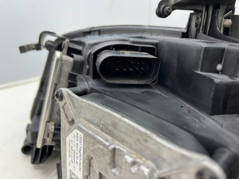 Lampa reflektor Audi A4 B8 07-11r. LEWA PRAWA przednia kompletna BI Xenon BiXsenon nieskrętny Europa oryginal Tuning KOMPLET Lampa reflektor Audi A4 B8 07-11r. LEWA PRAWA przednia kompletna BI Xenon BiXsenon nieskrętny Europa oryginal Tuning KOMPLET