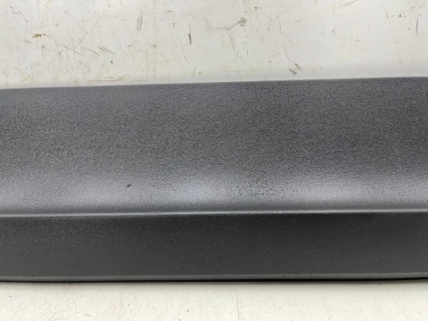 Listwa Porsche Cayenne III 9y 17r.- prawa tylna dolna nakładka drzwi bocznych STRUKTURA prawy tył 9y0839096d Listwa Porsche Cayenne III 9y 17r.- prawa tylna dolna nakładka drzwi bocznych STRUKTURA prawy tył 9y0839096d