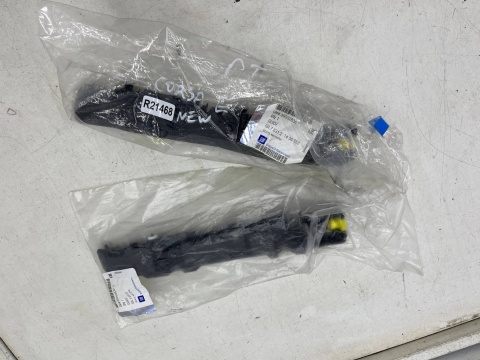 Ślizg Opel Corsa E 14-19r. NOWE prawe tylne mocowanie zderzaka wspornik prawy tył 39002835 475498858 Ślizg Opel Corsa E 14-19r. NOWE prawe tylne mocowanie zderzaka wspornik prawy tył 39002835 475498858