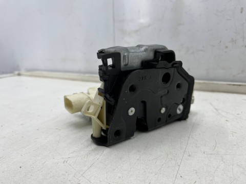 Zamek drzwi Audi A4 B9 8w A6 C7 A3 8v Q3 8u Q7 4m Q5 Touareg Audi Q5 A5 8w 15-24r. LEWY tylny zamek drzwi lewy tył 4g0839015h Zamek drzwi Audi A4 B9 8w A6 C7 A3 8v Q3 8u Q7 4m Q5 Touareg Audi Q5 A5 8w 15-24r. LEWY tylny zamek drzwi lewy tył 4g0839015h