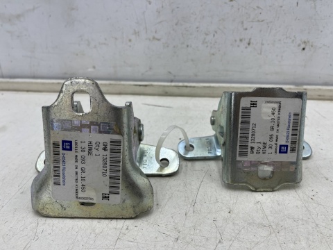 Zawias drzwi Opel Meriva B 10-17r. NOWE gorny i dolny zawias lewych tylnych drzwi lewy tył KOMPLET Zawias drzwi Opel Meriva B 10-17r. NOWE gorny i dolny zawias lewych tylnych drzwi lewy tył KOMPLET