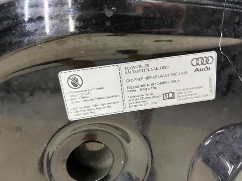 Maska Audi A1 8X 10-18r. pokrywa silnika Grad 8X0010515 Maska Audi A1 8X 10-18r. pokrywa silnika Grad 8X0010515