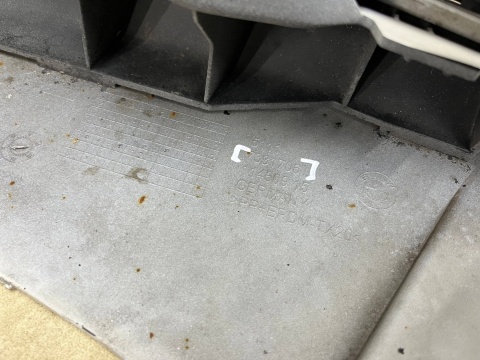 Zderzak przedni BMW 5 F10 F11 13-17r. Lift przód 4XPDC spryski 7331706