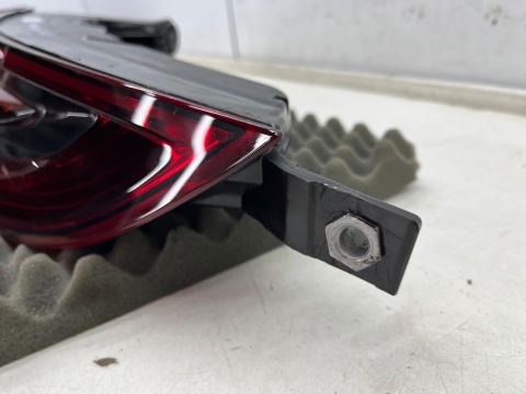 Lampa Porsche Panamera II 971 16-20r. PRAWA tylna w błotnik ORYGINALNA prawy tył Europa 971945092b Lampa Porsche Panamera II 971 16-20r. PRAWA tylna w błotnik ORYGINALNA prawy tył Europa 971945092b