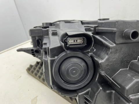 Lampa reflektor Ford Kuga MK3 19-24r. LEWA przednia LED Europa oryginal lewy przód lv4b-13e015-cd Lampa reflektor Ford Kuga MK3 19-24r. LEWA przednia LED Europa oryginal lewy przód lv4b-13e015-cd