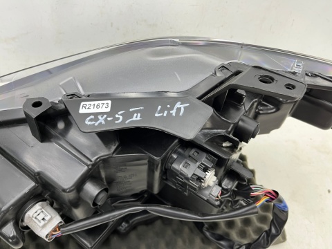 Lampa reflektor Mazda CX-5 II KF CX5 II LIFT 21r.- PRAWA przednia full LED Europa oryginal PRAWY przód 12pin Lampa reflektor Mazda CX-5 II KF CX5 II LIFT 21r.- PRAWA przednia full LED Europa oryginal PRAWY przód 12pin