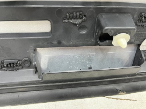 Listwa Jaguar F-Pace x761 2016r.- PRAWA przednia dolna nakładka drzwi prawy przód hk8m-21064-abw Listwa Jaguar F-Pace x761 2016r.- PRAWA przednia dolna nakładka drzwi prawy przód hk8m-21064-abw