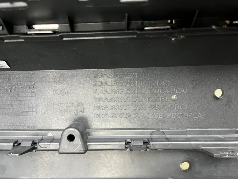 Zderzak przedni VW T-Roc T Roc 17-21r. przedlift przód 4XPDC 2GA807221AF Zderzak przedni VW T-Roc T Roc 17-21r. przedlift przód 4XPDC 2GA807221AF