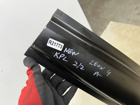 Poszycie Seat Leon 4 IV 5FE 20r.- prawy próg słupek A + B rama drzwi ćwiartka NOWA oryginalna 5fe809606e Poszycie Seat Leon 4 IV 5FE 20r.- prawy próg słupek A + B rama drzwi ćwiartka NOWA oryginalna 5fe809606e