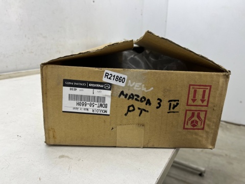 Listwa Mazda 3 IV BP 19r.- NOWA prawa tylna listwa zgarniająca uszczelka zewnętrzna szyby drzwi CHROM prawy tył bdmt-50-660h Listwa Mazda 3 IV BP 19r.- NOWA prawa tylna listwa zgarniająca uszczelka zewnętrzna szyby drzwi CHROM prawy tył bdmt-50-660h