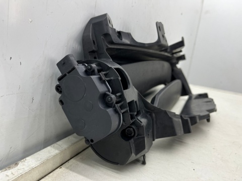 Osłona chłodnicy Porsche Taycan 9j Audi e-tron GT 19r.- LEWA żaluzja roleta intercoolera kierownica wlot powietrza zderzaka