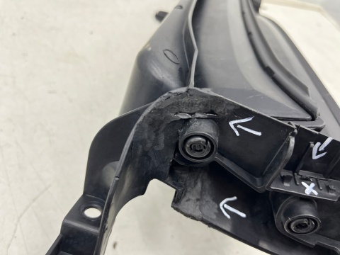 Osłona chłodnicy Porsche Taycan 9j Audi e-tron GT 19r.- LEWA żaluzja roleta intercoolera kierownica wlot powietrza zderzaka