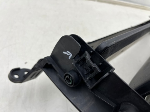 Osłona chłodnicy Porsche Taycan 9j Audi e-tron GT 19r.- PRAWA żaluzja roleta intercoolera kierownica wlot powietrza zderzaka