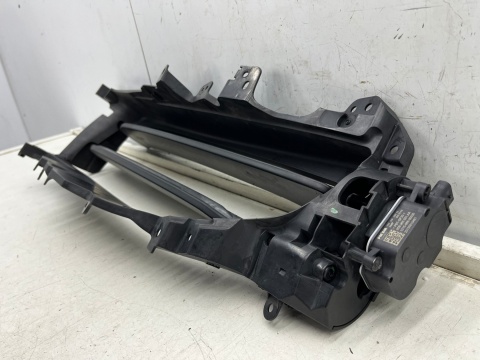 Osłona chłodnicy Porsche Taycan 9j Audi e-tron GT 19r.- PRAWA żaluzja roleta intercoolera kierownica wlot powietrza zderzaka