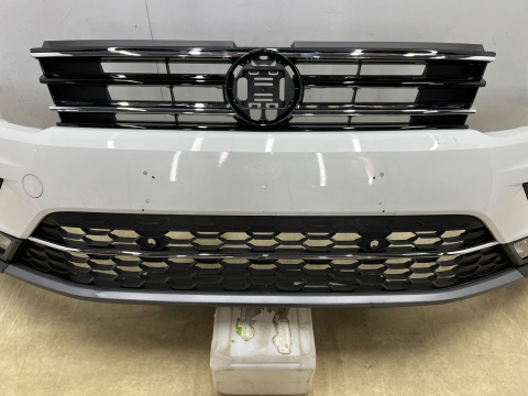 Zderzak przedni VW Tiguan 2 II 16-20r. Przedlift przód 6XPDC spryski 5NA807221 Zderzak przedni VW Tiguan 2 II 16-20r. Przedlift przód 6XPDC spryski 5NA807221