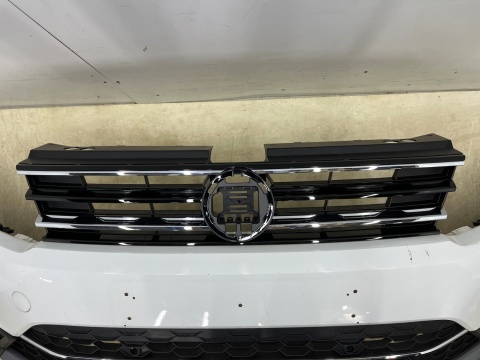 Zderzak przedni VW Tiguan 2 II 16-20r. Przedlift przód 6XPDC spryski 5NA807221 Zderzak przedni VW Tiguan 2 II 16-20r. Przedlift przód 6XPDC spryski 5NA807221