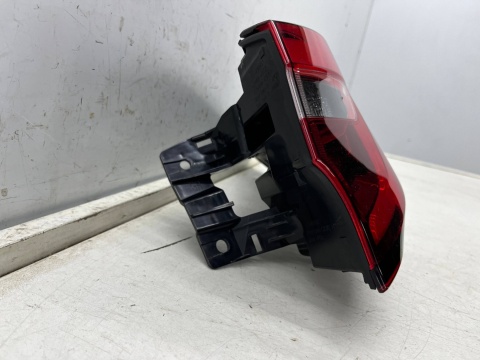 Lampa Toyota Corolla XII E21 kombi LIFT 22r.- PRAWA tylna w błotnik oryginalna Europa Lampa Toyota Corolla XII E21 kombi LIFT 22r.- PRAWA tylna w błotnik oryginalna Europa