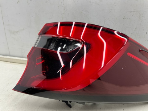 Lampa Toyota Corolla XII E21 kombi LIFT 22r.- PRAWA tylna w błotnik oryginalna Europa Lampa Toyota Corolla XII E21 kombi LIFT 22r.- PRAWA tylna w błotnik oryginalna Europa