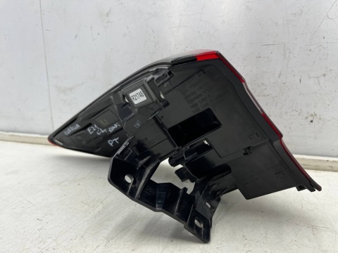 Lampa Toyota Corolla XII E21 kombi LIFT 22r.- PRAWA tylna w błotnik oryginalna Europa Lampa Toyota Corolla XII E21 kombi LIFT 22r.- PRAWA tylna w błotnik oryginalna Europa