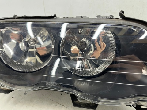 Lampa reflektor BMW 3 E46 sedan kombi 98-01r. PRAWA przednia H7 oryginalna prawy przód EU 8361948 Lampa reflektor BMW 3 E46 sedan kombi 98-01r. PRAWA przednia H7 oryginalna prawy przód EU 8361948