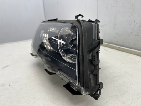 Lampa reflektor BMW 3 E46 sedan kombi 98-01r. PRAWA przednia H7 oryginalna prawy przód EU 8361948 Lampa reflektor BMW 3 E46 sedan kombi 98-01r. PRAWA przednia H7 oryginalna prawy przód EU 8361948