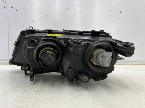 Lampa reflektor BMW 3 E46 sedan kombi 98-01r. PRAWA przednia H7 oryginalna prawy przód EU 8361948 Lampa reflektor BMW 3 E46 sedan kombi 98-01r. PRAWA przednia H7 oryginalna prawy przód EU 8361948