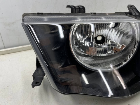 Lampa reflektor Mitsubishi L200 KA KB 05-10r. LEWA przednia H4 oryginalna lewy przód EU 8301b461 Lampa reflektor Mitsubishi L200 KA KB 05-10r. LEWA przednia H4 oryginalna lewy przód EU 8301b461