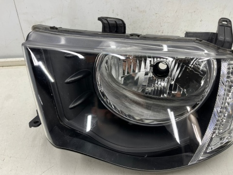 Lampa reflektor Mitsubishi L200 KA KB 05-10r. LEWA przednia H4 oryginalna lewy przód EU 8301b461 Lampa reflektor Mitsubishi L200 KA KB 05-10r. LEWA przednia H4 oryginalna lewy przód EU 8301b461