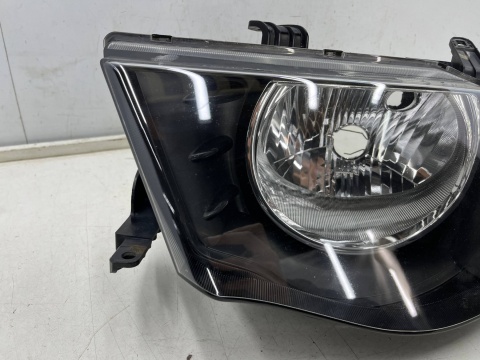 Lampa reflektor Mitsubishi L200 KA KB 05-10r. LEWA przednia H4 oryginalna lewy przód EU 8301b461 Lampa reflektor Mitsubishi L200 KA KB 05-10r. LEWA przednia H4 oryginalna lewy przód EU 8301b461