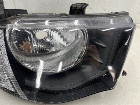 Lampa reflektor Mitsubishi L200 KA KB 05-10r. PRAWA przednia H4 oryginalna prawy przód EU 8301b462 Lampa reflektor Mitsubishi L200 KA KB 05-10r. PRAWA przednia H4 oryginalna prawy przód EU 8301b462