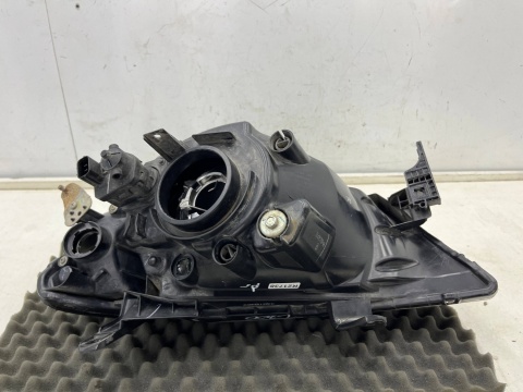 Lampa reflektor Mitsubishi L200 KA KB 05-10r. PRAWA przednia H4 oryginalna prawy przód EU 8301b462 Lampa reflektor Mitsubishi L200 KA KB 05-10r. PRAWA przednia H4 oryginalna prawy przód EU 8301b462