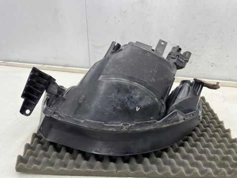 Lampa reflektor Mitsubishi L200 KA KB 05-10r. PRAWA przednia H4 oryginalna prawy przód EU 8301b462 Lampa reflektor Mitsubishi L200 KA KB 05-10r. PRAWA przednia H4 oryginalna prawy przód EU 8301b462