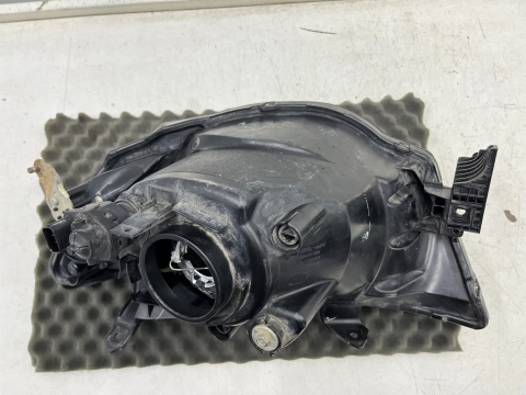 Lampa reflektor Mitsubishi L200 KA KB 05-10r. PRAWA przednia H4 oryginalna prawy przód EU 8301b462 Lampa reflektor Mitsubishi L200 KA KB 05-10r. PRAWA przednia H4 oryginalna prawy przód EU 8301b462